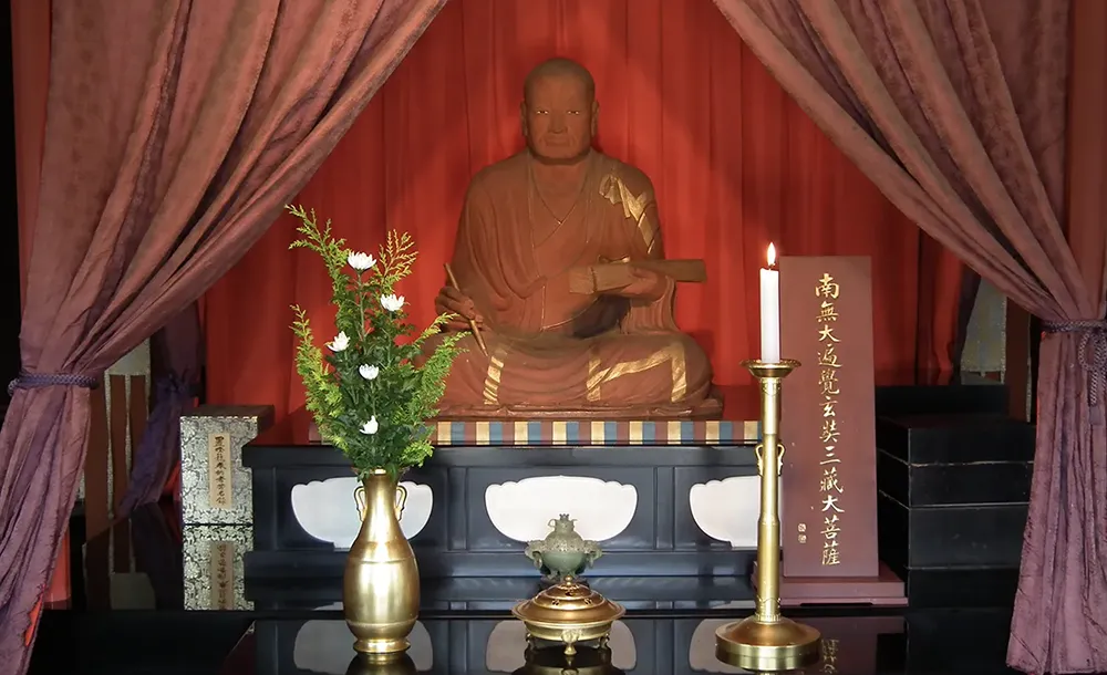 玄奘三蔵坐像イメージ